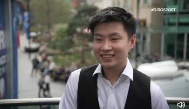 成龙：我在现场他们老讲话，讲话我就听，听完之后，我说你们说的都是国语，都没听懂，他们就嘎嘎在笑，他们太快了讲话。