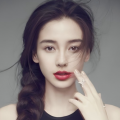 ”可以看到，接下来的“速激 范·迪塞尔曝光与女儿合照 爱女名字为纪念保罗 2015-08-12 奶爸范·迪塞尔曝光了跟5个月大女儿的合影，照片超级有爱，而更有爱的是爱女名字叫Pauline，来自迪塞尔的挚友也是“速激”系列的老搭档——保罗·沃克。